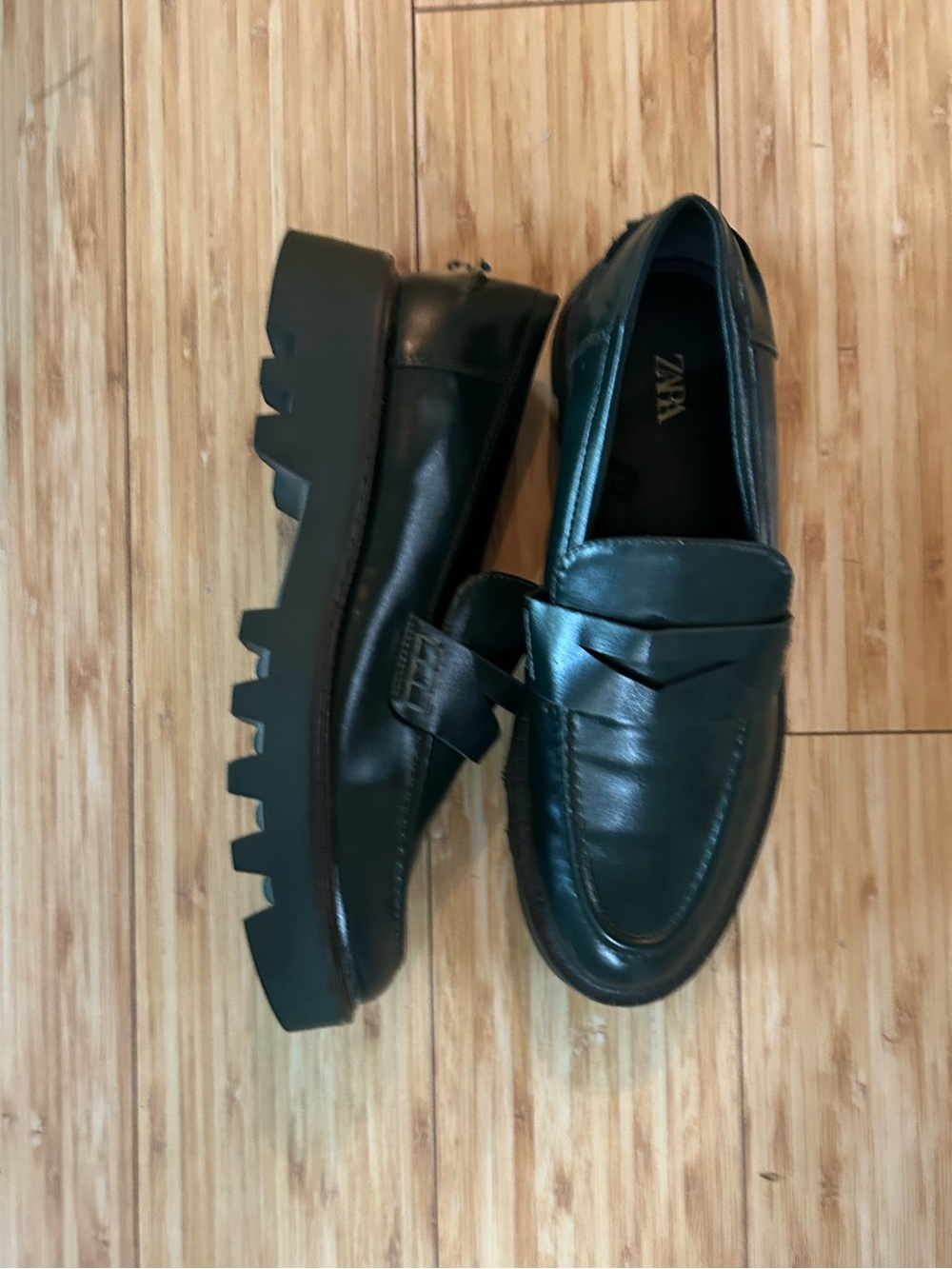 ZARA  Womens Green Lug-Sole Loafers  NWOT
